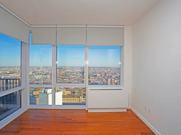 66 Rockwell Place image 8 of 24