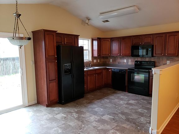 4th image of 177 Black Water Ln