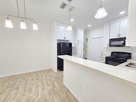 4th image of 1809 Atrium Place Dr #2