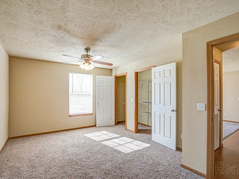 Weaver Creek Apartments — Photo 15