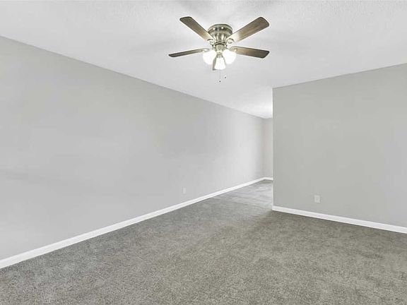 5th image of 5188 Edgemere Dr