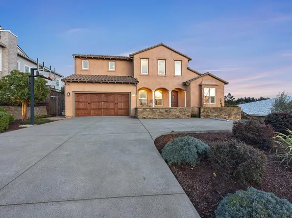 3718 Crown Hill Drive, Santa Rosa, CA 95404