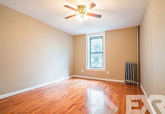 3rd image of 601 Park Pl APT 3F