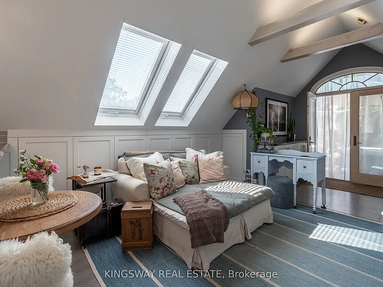 166 High Park Ave — Photo 30