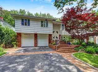 1047 Fordham Ln, Woodmere, NY 11598