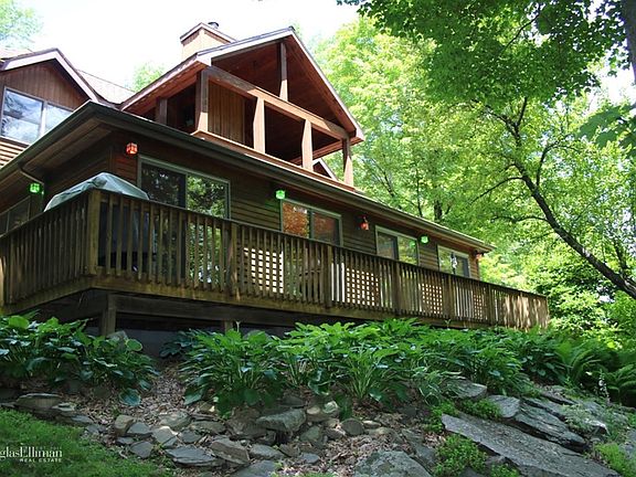 2nd image of 130 Brookview Dr