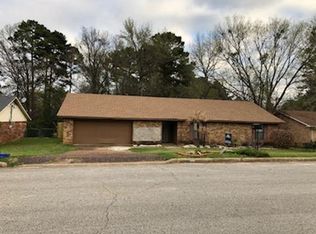 1310 Trailwood Ln, Longview, TX 75605