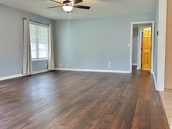 4th image of 1137 Rosemount Rd