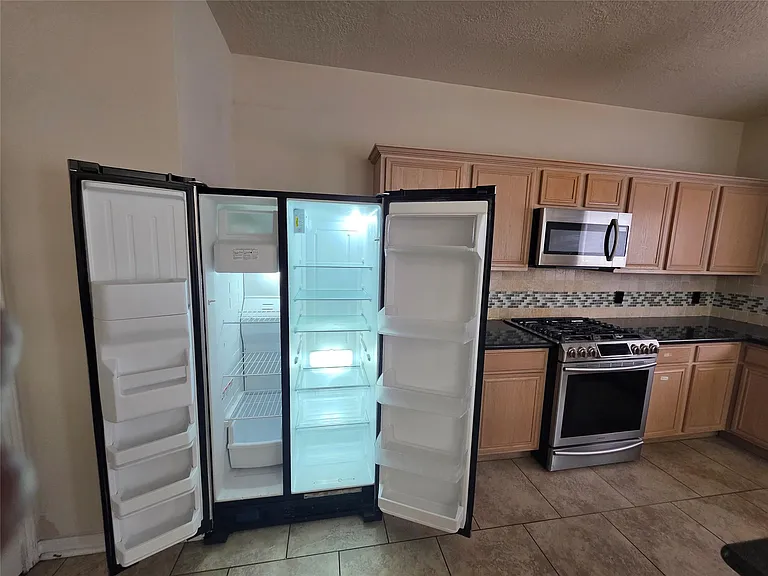 2715 Riverhollow Ln — Photo 20