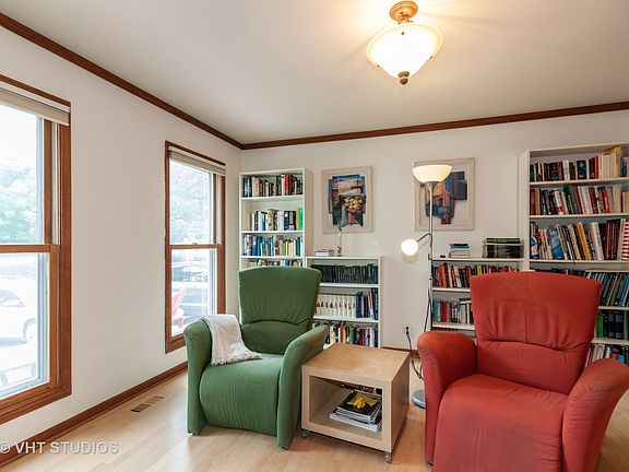 3rd image of 724 N Ashbury Ave