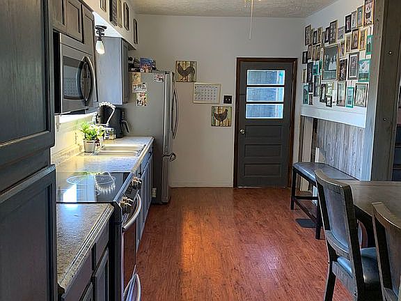 Kitchen all new cabinets 