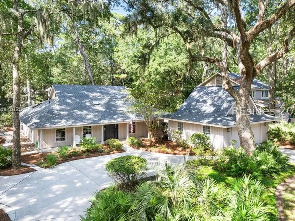 19 Forest Dr, Hilton Head Island, SC 29928