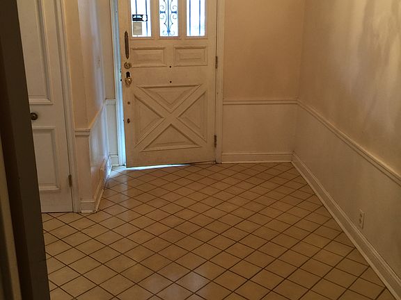 2nd image of 10308 Lakeview Dr W