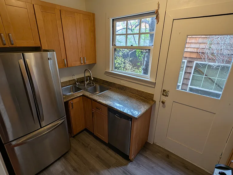 2711 Virginia St #A — Photo 9
