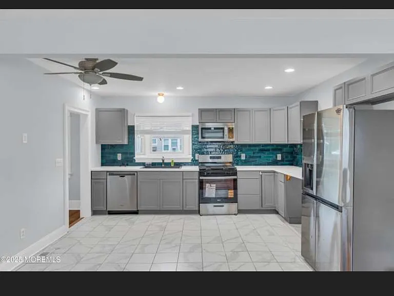 645 Campbell Ave — Photo 23