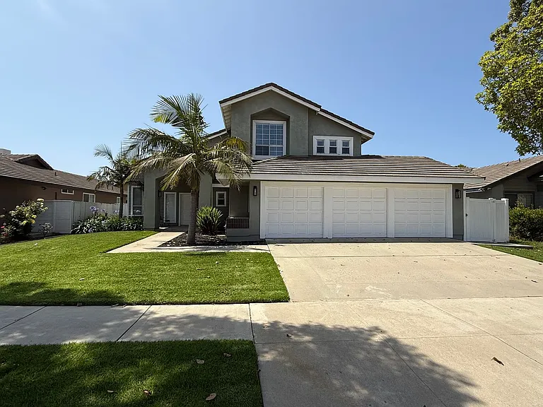 430 Carnation Pl — Photo 2