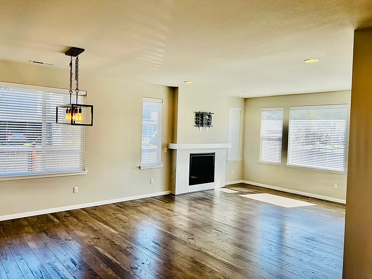 3852 Sentinel Dr — Photo 6