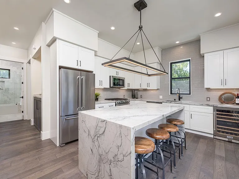 Luxury Spaces — Photo 183