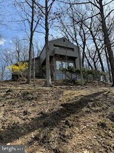 3 Lee Cir, Berkeley Springs, WV, 25411