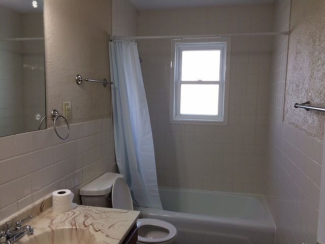 2nd image of 240 Kies Ave