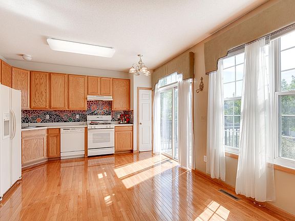 2nd image of 15813 Foliage Ave