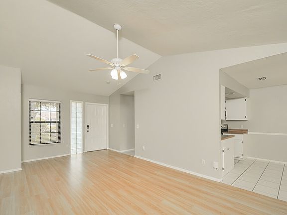 4th image of 817 SW 9th Ave
