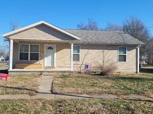 557 N Hickory St, Centralia, IL 62801
