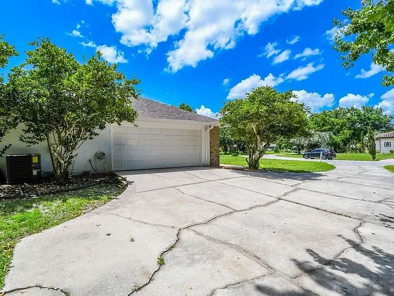 2396 Nightingale Ln — Photo 29