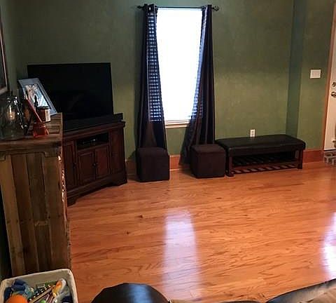3rd image of 512 Cavaness Dr