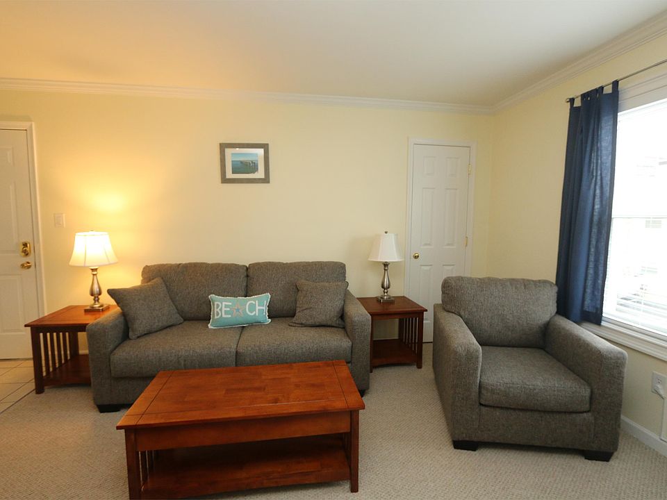 1st image of 917 Pacific Ave APT C