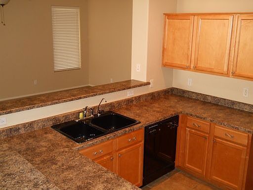 4th image of 3740 E Meadowview Dr