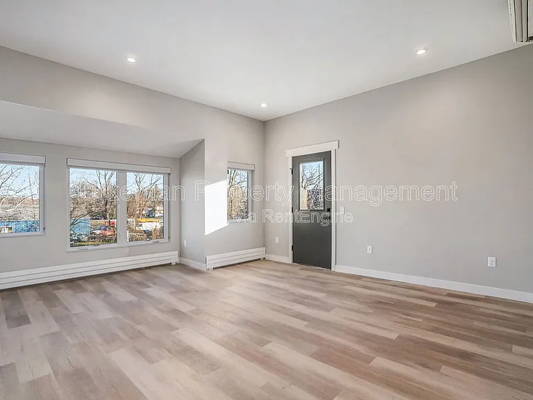 815 N Pitcher St #12 — Photo 8