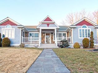 7 Willow Dr, Neptune, NJ