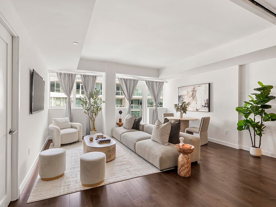 1st image of 800 Avenue At Port Imperial Blvd #816