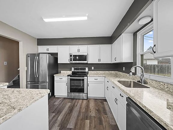 2nd image of 3139 Kingswood Dr #1