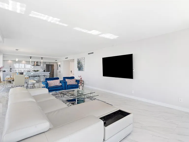 2100 S Ocean Ln #502 — Photo 8