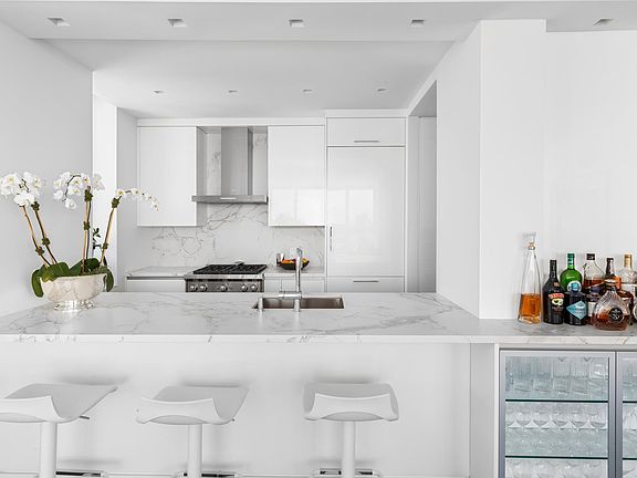 5th image of 524 E 72nd St APT 44D