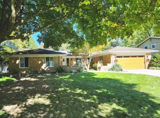 66 Clair Hill Dr, Rochester Hills, MI 48309