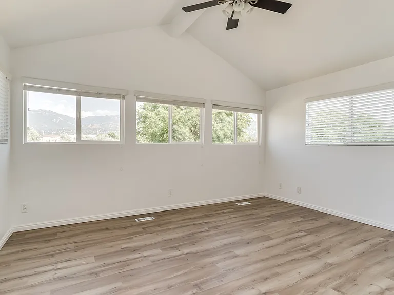 2519 S 1400 W — Photo 8