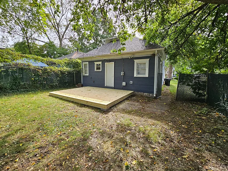 519 Howard St — Photo 27