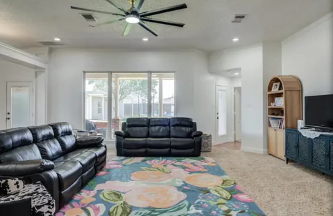 5 bed, 3143 sqft, $3,600 — Photo 4