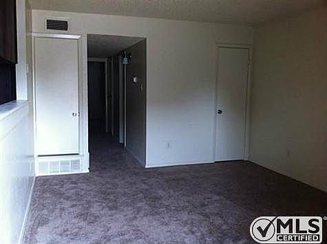 5th image of 616 Race St APT A