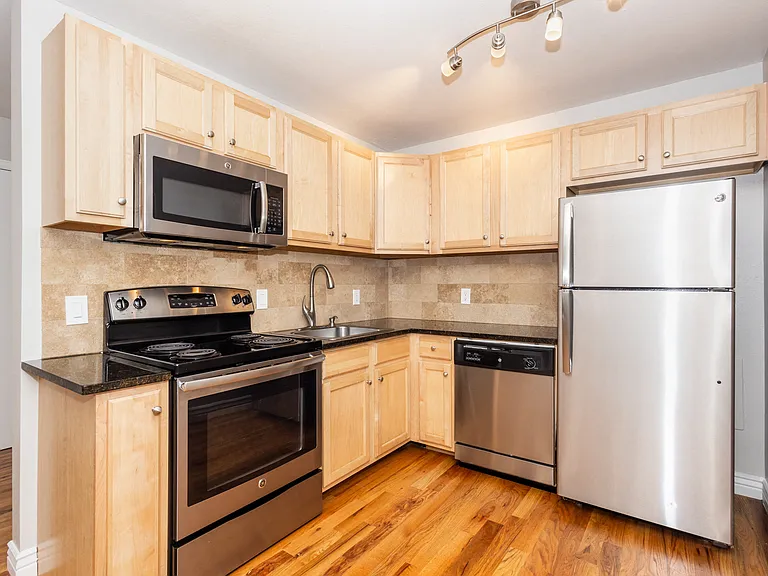 1536 Williams St — Photo 21