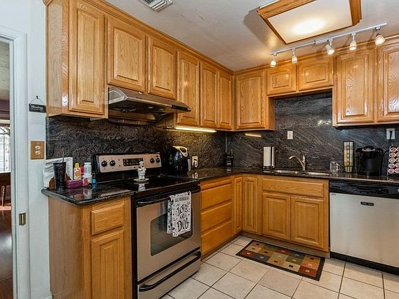 5th image of 4511 Iowa Ave