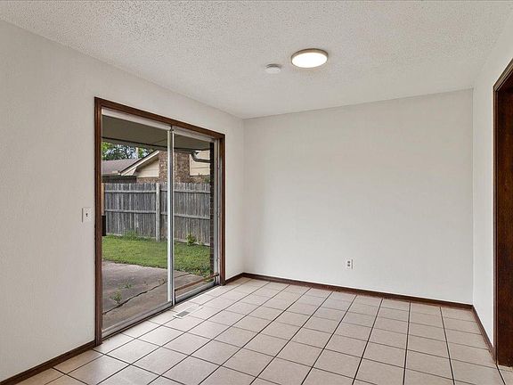 4th image of 1233 SW 91st St