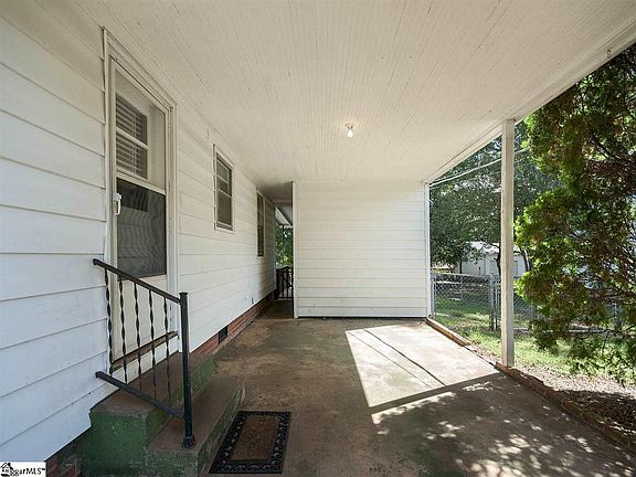 4th image of 206 Courtney Cir
