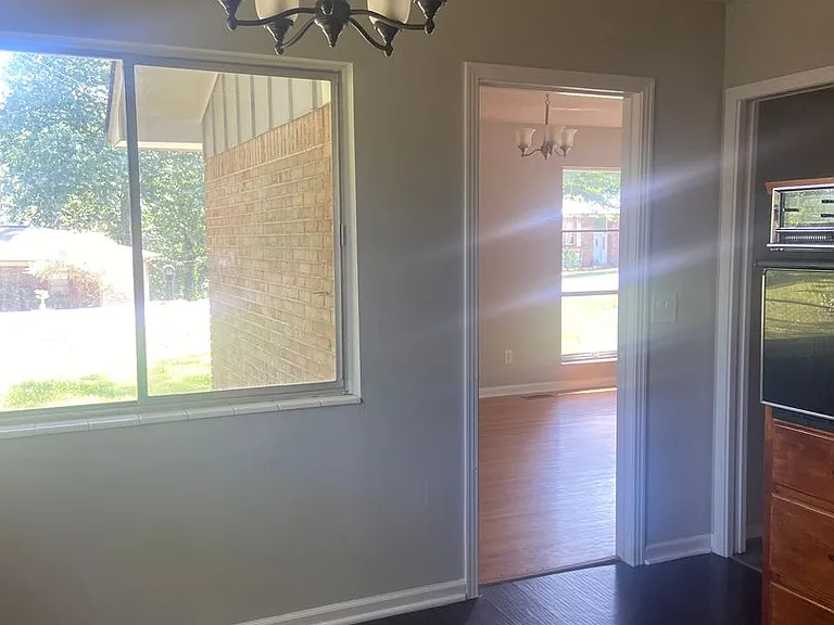 1908 Hickory Ln — Photo 12