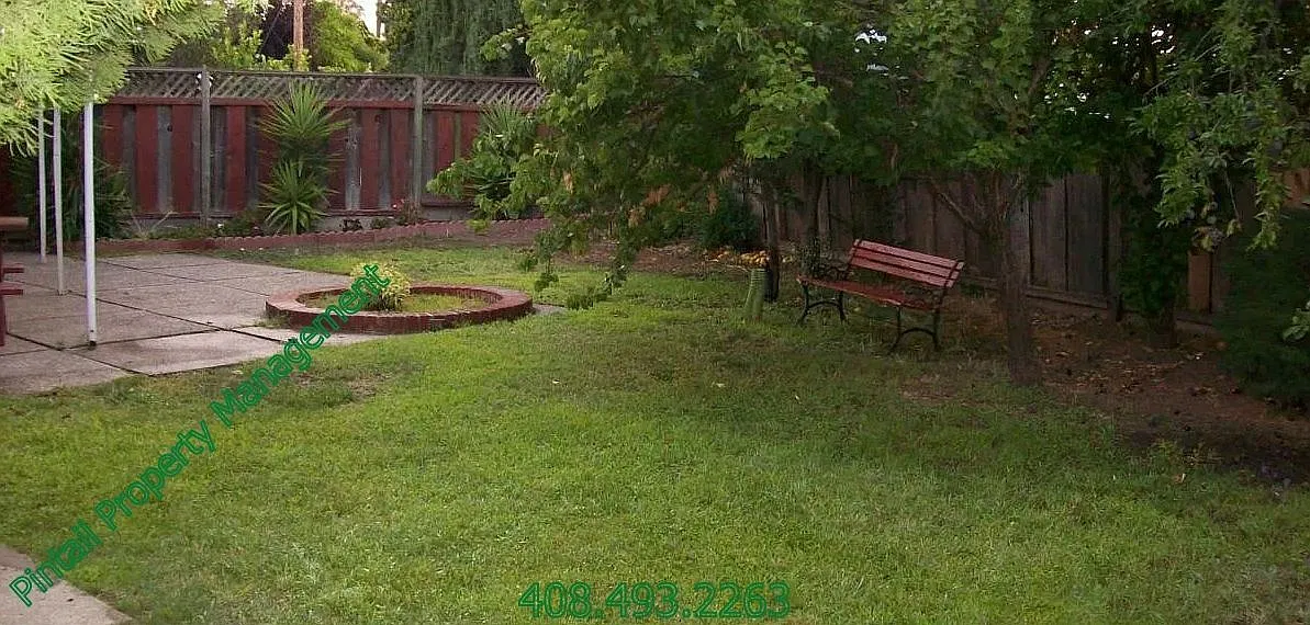 3 bed, 2.0 bath, 1252 sqft, $4,200 — Photo 2