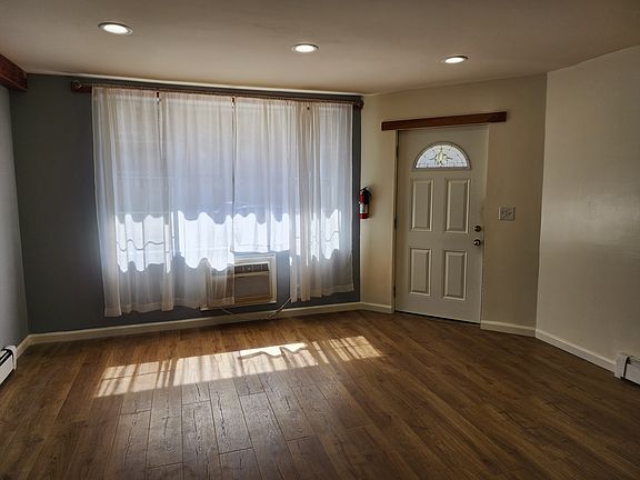 4th image of 83-31 Talbot St #1