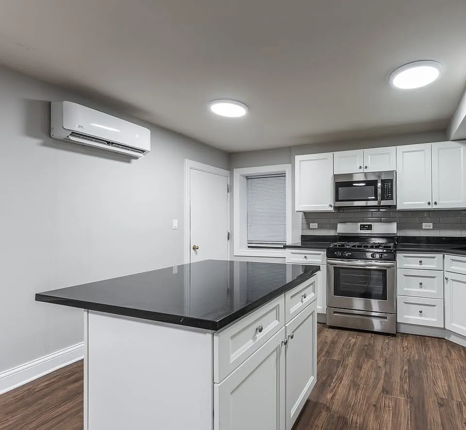 1 bed, 700 sqft, $1,800 — Photo 3